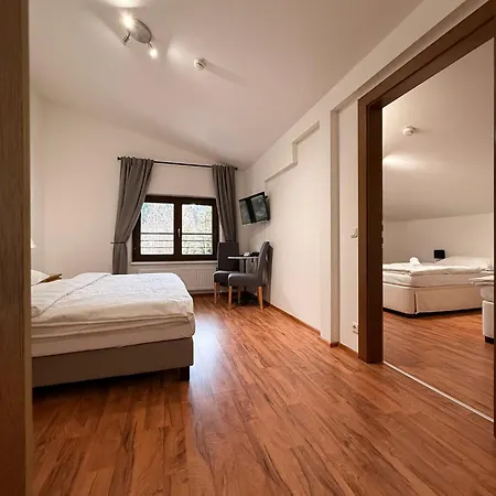 Haas Hotel