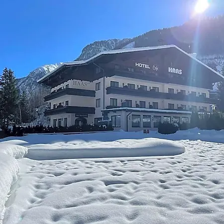 Haas Hotel