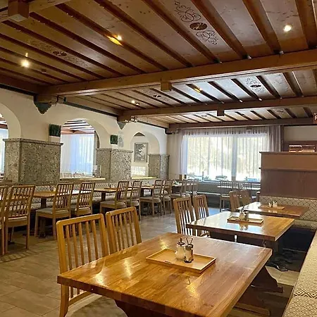 Haas Hotel 3*
