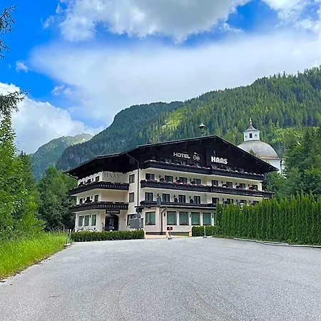 Haas Hotel