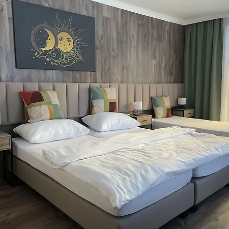 Haas Hotel 3*