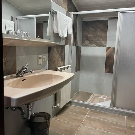 Haas Hotel